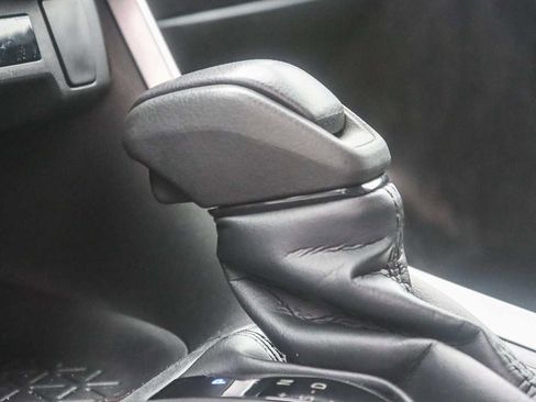 Used 2021 Toyota RAV4 XLE image 22