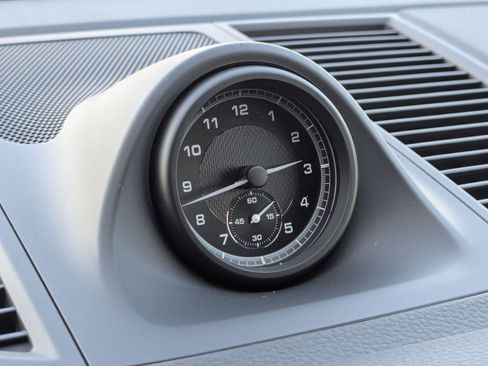 New 2026 Porsche Macan image 21