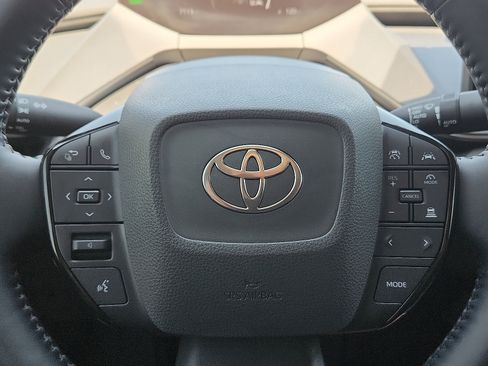 Used 2026 Toyota Prius FWD image 20