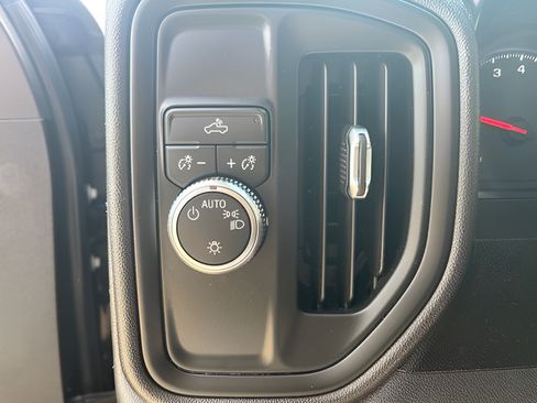 Used 2021 GMC Sierra 1500 2WD Crew Cab w/ Sierra Value Package image 21