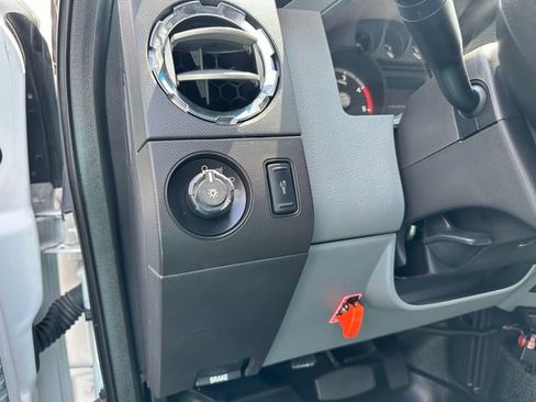 Used 2016 Ford F550 4x4 Crew Cab Super Duty image 18