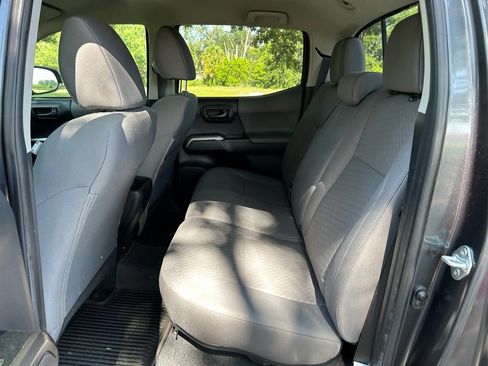 Used 2022 Toyota Tacoma SR5 w/ Technology Package RWD image 13