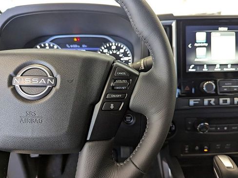 Used 2025 Nissan Frontier SV w/ SV Convenience Package image 22