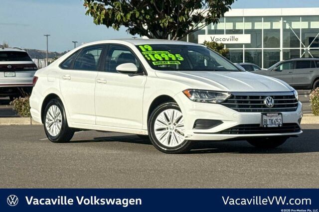 Used 2019 Volkswagen Jetta SE FWD image 1
