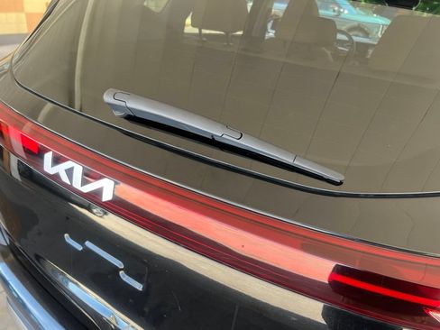 Certified 2025 Kia Seltos EX w/ EX Sunroof Package AWD/4WD image 37