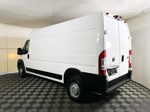 Used 2025 RAM ProMaster 2500 w/ Convenience Group image 5