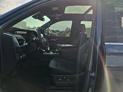 Used 2026 GMC Yukon Denali w/ Sun & Power Step Package AWD/4WD image 15