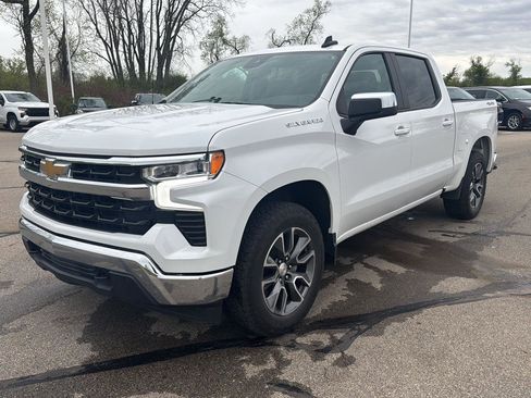 Used 2023 Chevrolet Silverado 1500 LT AWD/4WD image 9