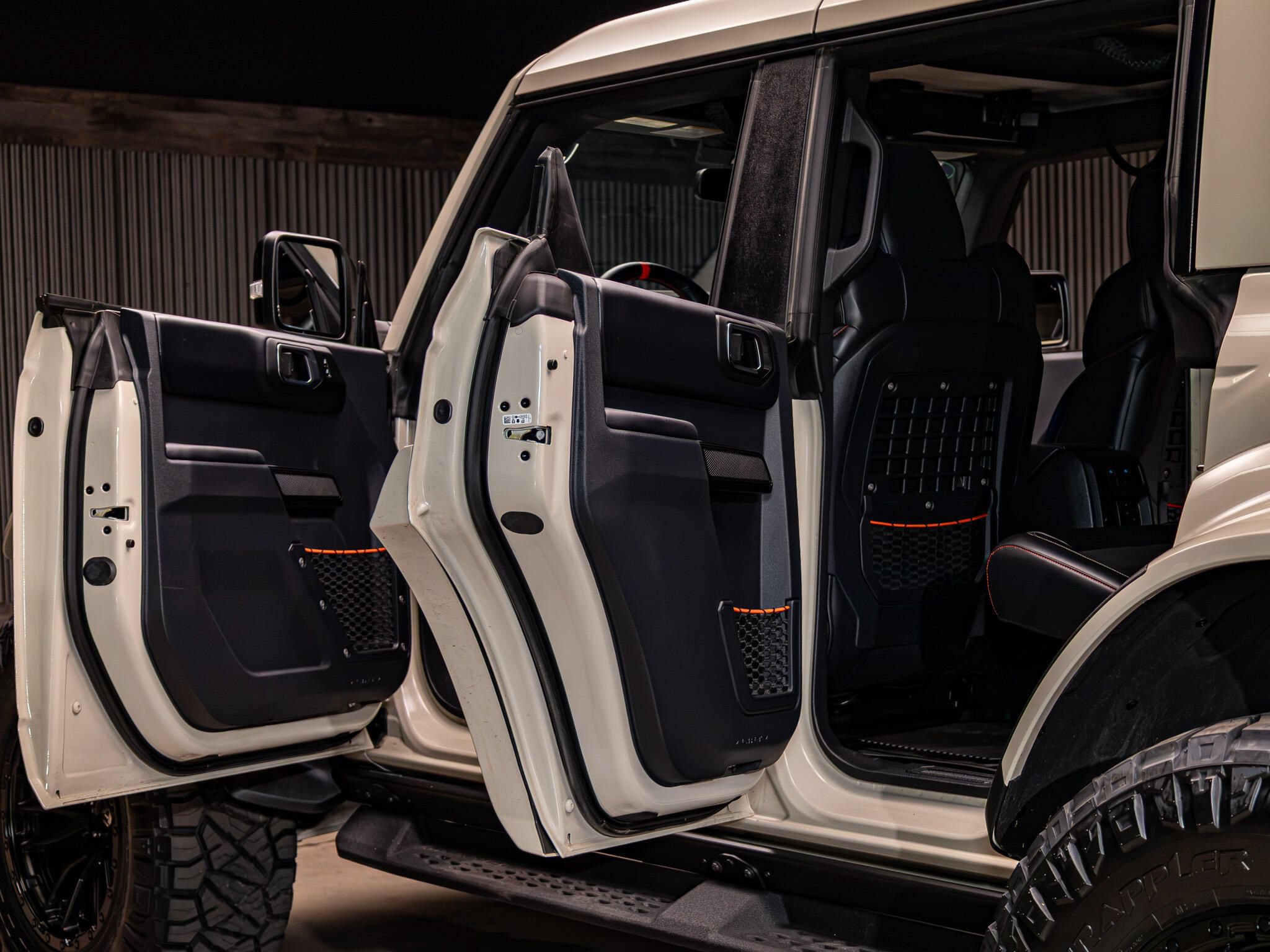 Used 2025 Ford Bronco Raptor AWD/4WD image 28