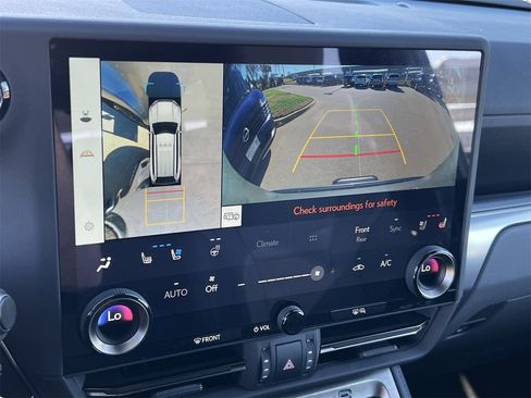 Used 2024 Lexus GX 550 image 16