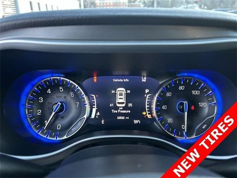 Certified 2022 Chrysler Pacifica Touring-L image 19