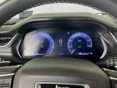 Used 2023 Jeep Grand Cherokee L Limited AWD/4WD image 19