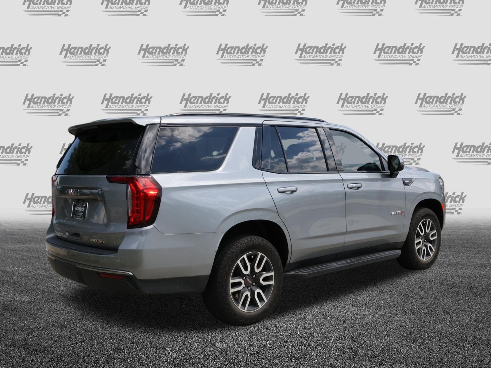 Used 2024 GMC Yukon AT4 w/ Technology Package AWD/4WD image 9