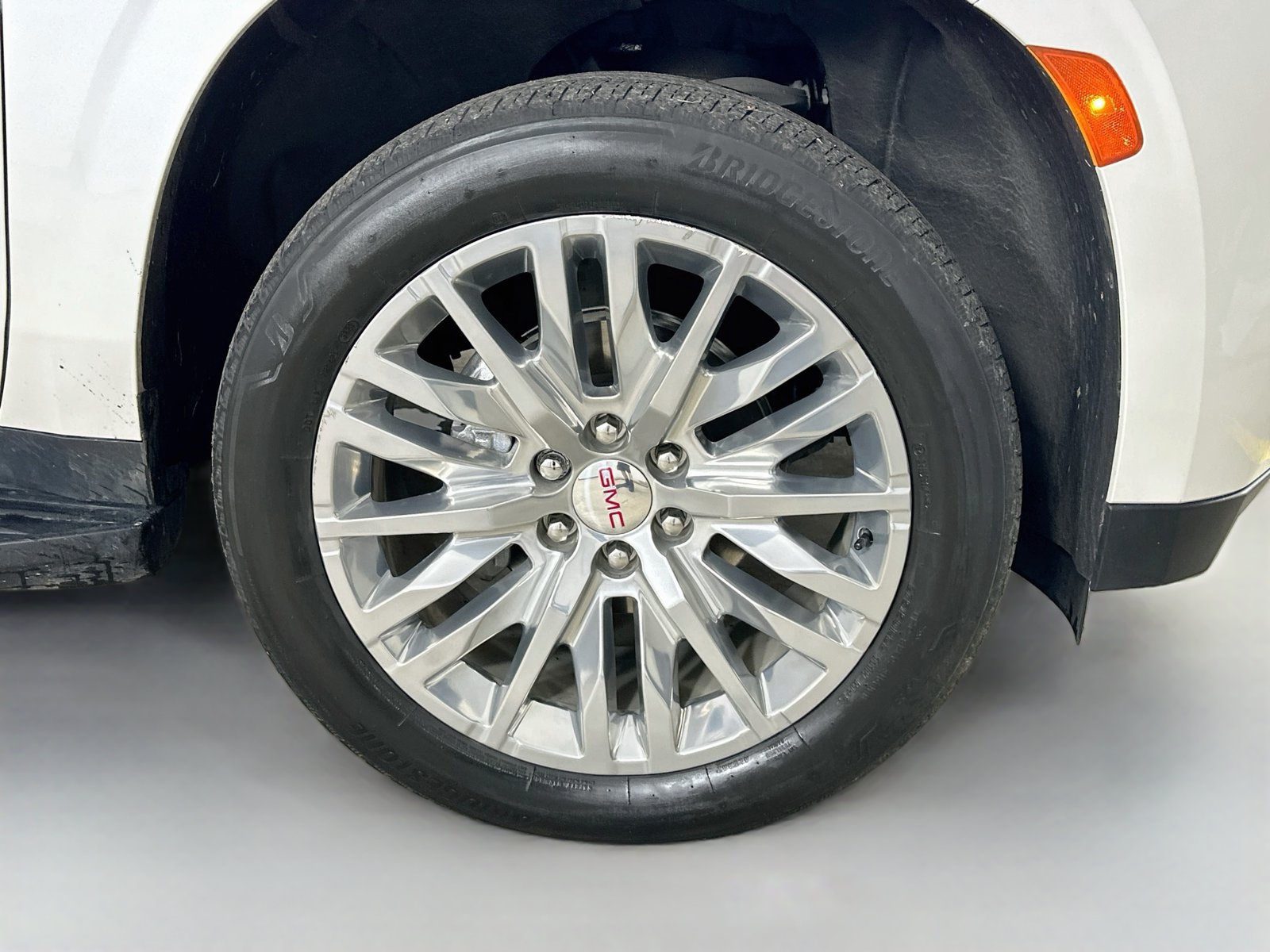 Used 2023 GMC Yukon XL Denali w/ LPO, Floor Liner Package AWD/4WD image 10