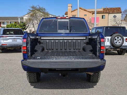 Used 2022 Nissan Frontier SV image 6