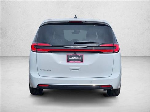 New 2026 Chrysler Pacifica Pinnacle FWD image 8