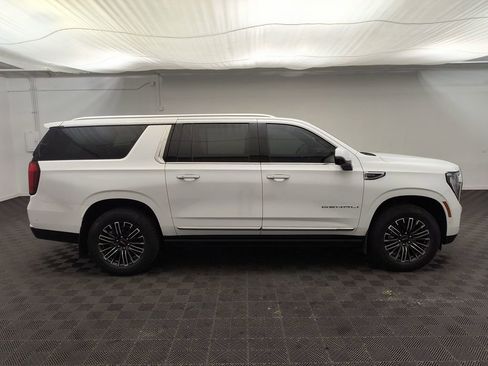 Used 2025 GMC Yukon XL Denali w/ Sun & Power Step Package image 7