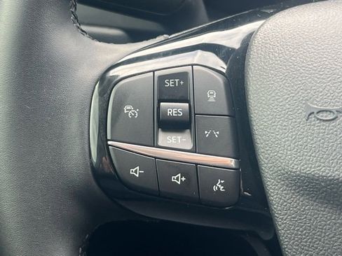 Certified 2024 Ford Escape SE image 11