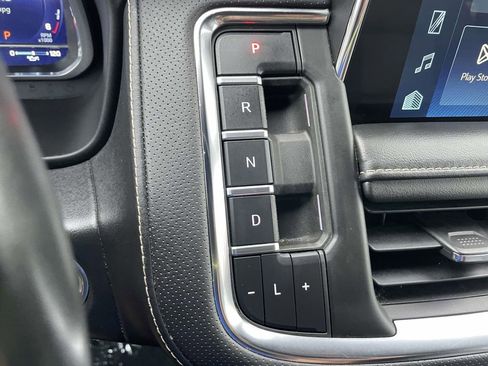 Used 2023 Chevrolet Suburban Premier image 41