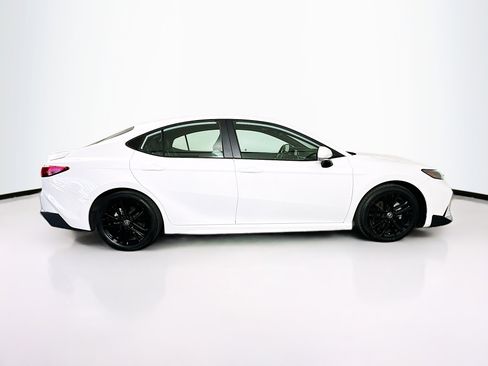 Used 2025 Toyota Camry SE FWD image 10