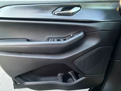 New 2025 Jeep Grand Cherokee L Altitude image 25