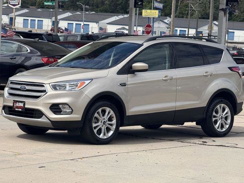Used 2018 Ford Escape SE AWD/4WD image 3