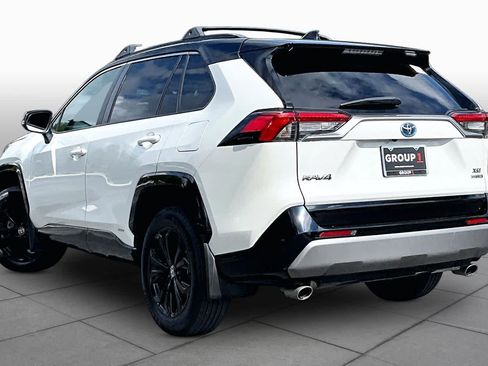 Used 2022 Toyota RAV4 XSE AWD/4WD image 12