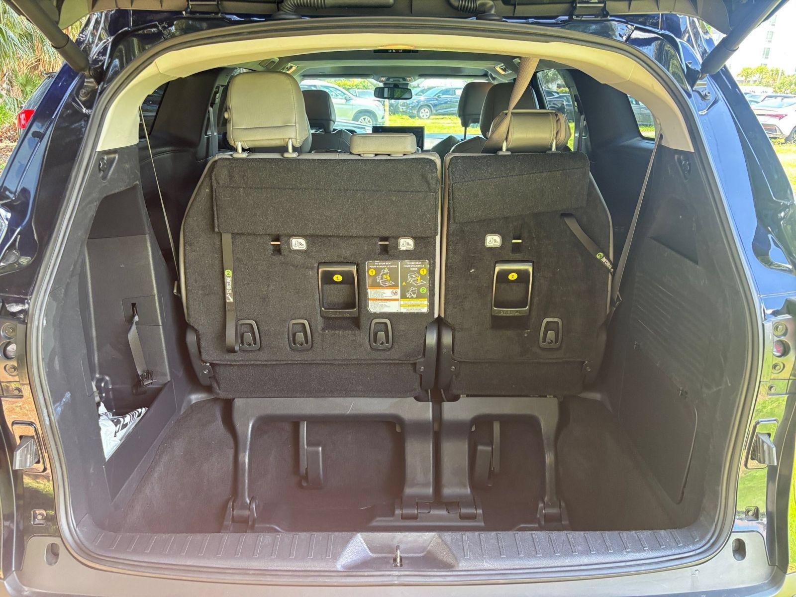Used 2025 Toyota Sienna XLE FWD image 34