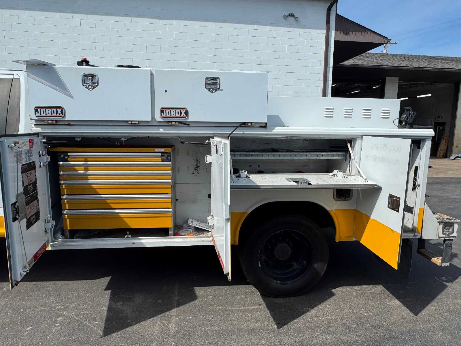 Used 2019 Ford F550 4x4 Regular Cab Super Duty image 3