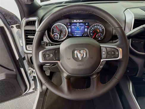 Used 2025 RAM 2500 Big Horn AWD/4WD image 12