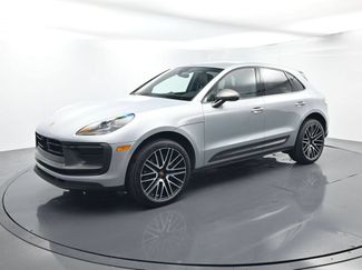 Certified 2025 Porsche Macan AWD/4WD video 1