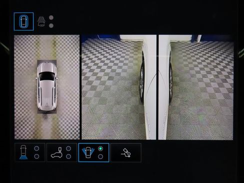 Used 2025 GMC Acadia Denali image 21