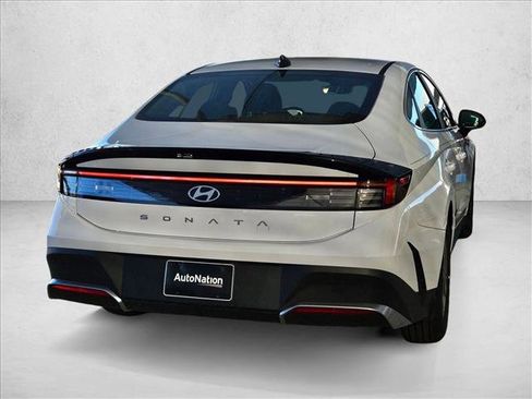 New 2026 Hyundai Sonata SE image 2