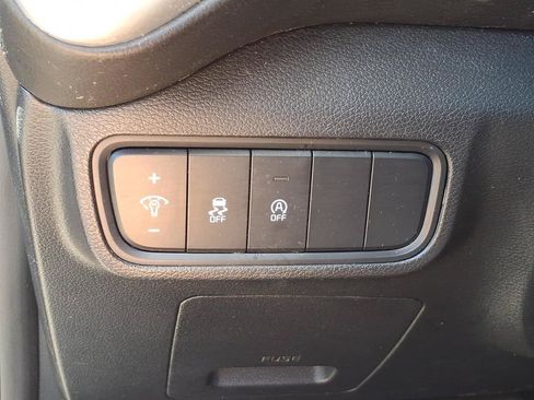 Used 2024 Kia Soul LX w/ Option Group 015 FWD image 6