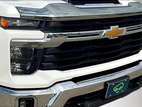 Used 2024 Chevrolet Silverado 2500 LT w/ Convenience Package AWD/4WD image 29