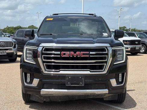 Used 2023 GMC Yukon SLT AWD/4WD image 3