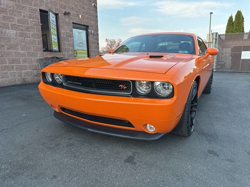 Used 2014 Dodge Challenger R/T image 4