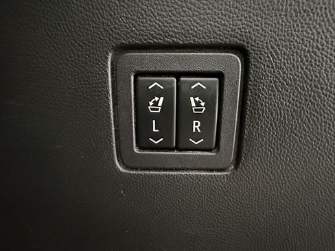 Certified 2023 Chevrolet Traverse High Country AWD/4WD image 19