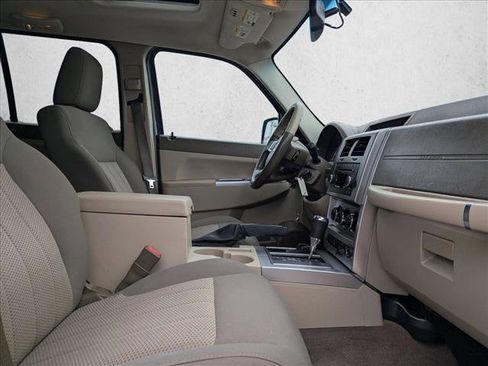 Used 2008 Jeep Liberty Limited image 17