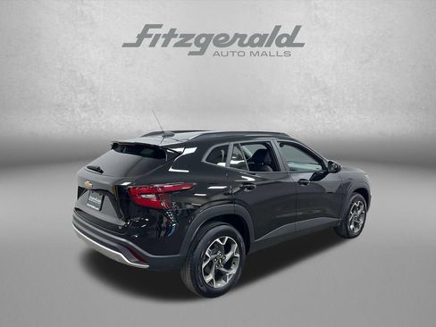 Used 2024 Chevrolet Trax LT FWD image 7