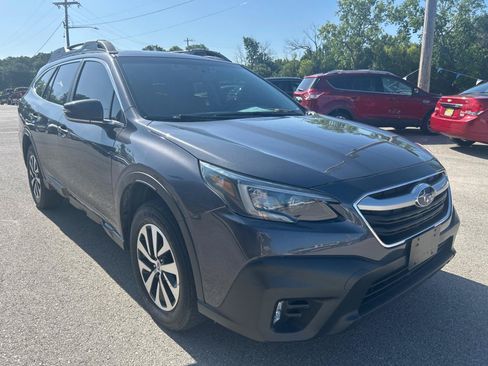 Used 2021 Subaru Outback Premium AWD/4WD image 3