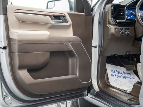 Used 2025 Chevrolet Silverado 1500 LT AWD/4WD image 39