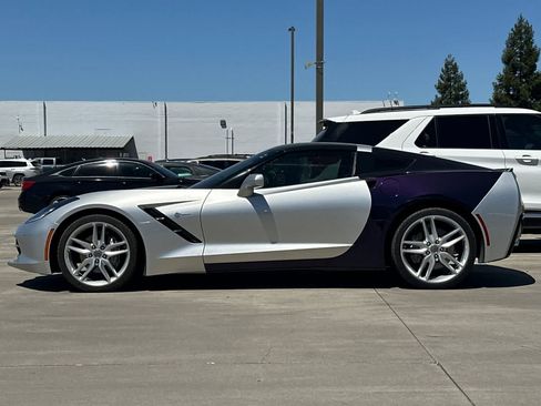 Used 2018 Chevrolet Corvette Stingray Coupe w/ 1LT RWD image 4