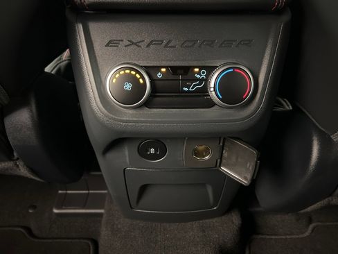 Certified 2025 Ford Explorer ST-Line image 33