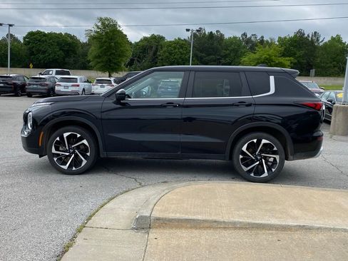 Used 2024 Mitsubishi Outlander SE AWD/4WD image 4