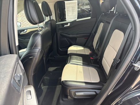 Certified 2021 Ford Escape Titanium w/ Titanium Elite Package AWD/4WD image 4