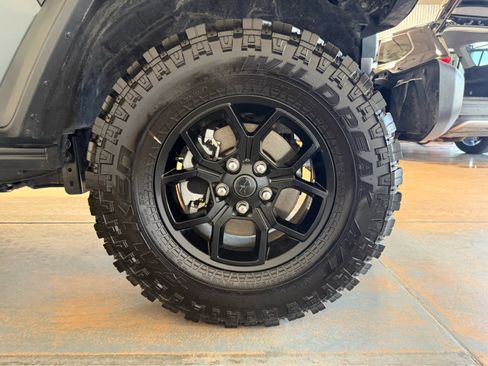 Used 2026 Jeep Wrangler Sport AWD/4WD image 11