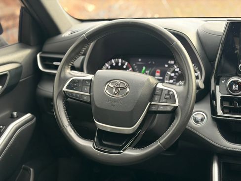Used 2023 Toyota Highlander XSE image 21