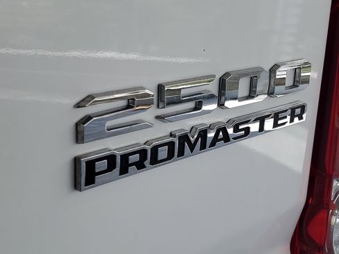 Used 2025 RAM ProMaster 2500 w/ Convenience Group FWD image 6