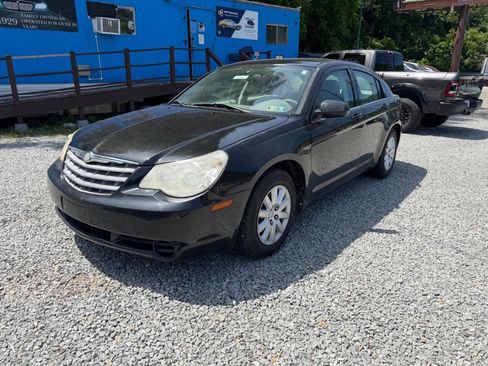 Used 2010 Chrysler Sebring Touring FWD image 4